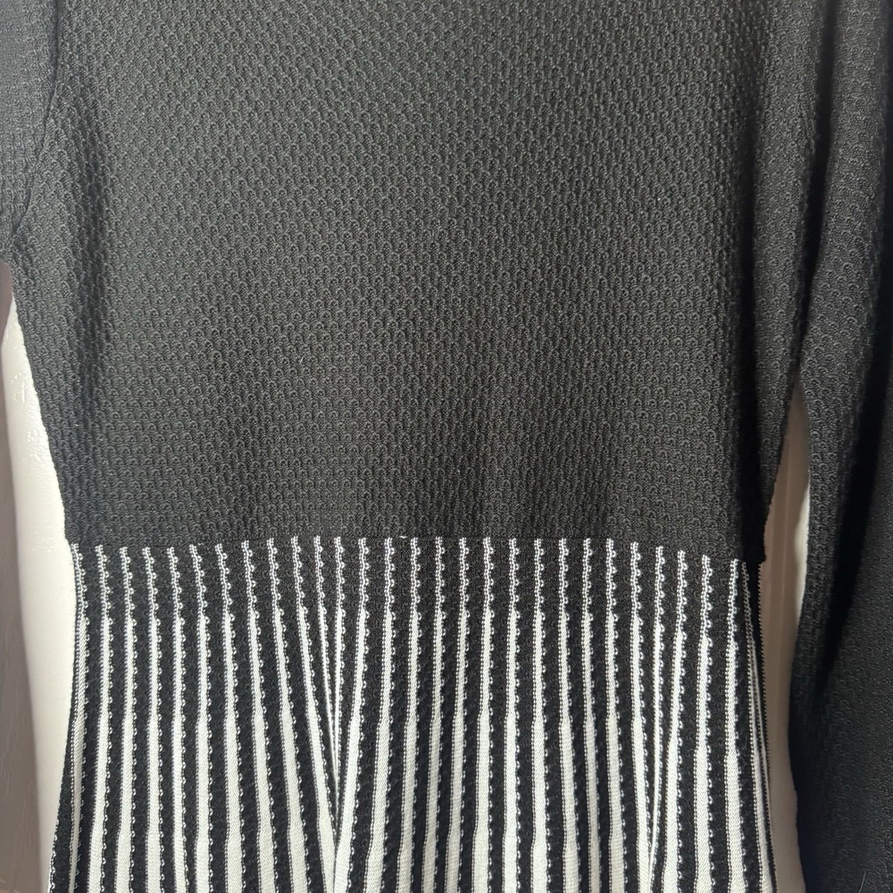 NWOT Calvin Klein Sweater Dress Size Medium Womens Long‎  Sleeve Fit Flare - Picture 2 of 10